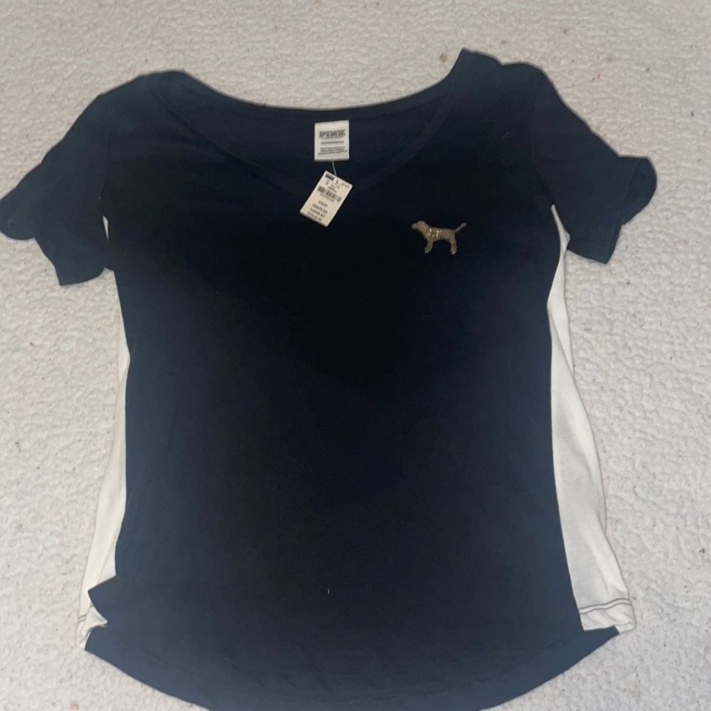 PINK t-shirt. Size XS.